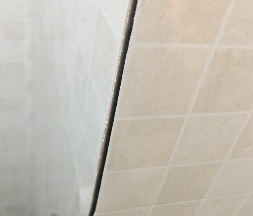 茂南瓷砖空鼓维修公司分享阳台瓷砖脱落的修复过程可以分为以下几个步骤