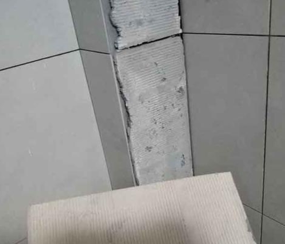 茂南瓷砖空鼓维修公司分享下厨房瓷砖脱落的补救措施。